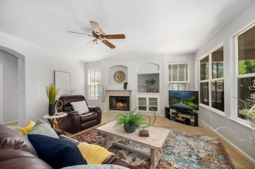 1258 Manning Dr, Folsom CA 95762-5845 exterior