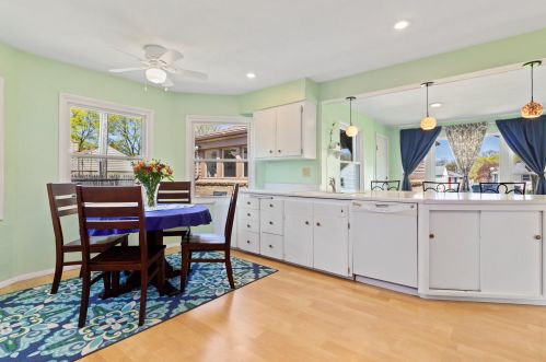 3633 100, Milwaukee WI 53222-2430 exterior