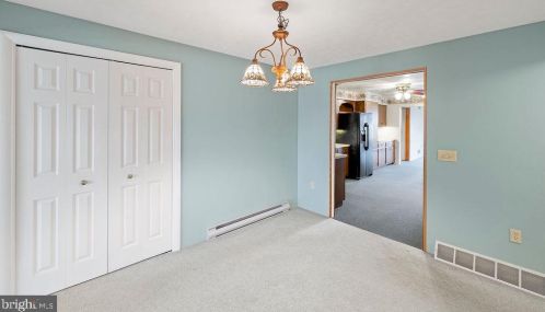 106 Lee Ann Ct, Hanover PA 17331-9560 exterior