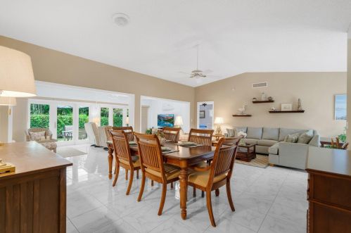 10427 Greentrail Dr, Boynton Beach FL 33436-4412 exterior