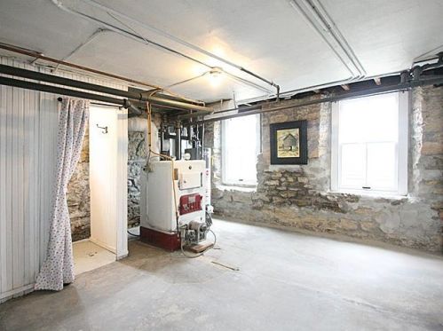 945 Jenifer St, Madison WI  53703-3521 exterior