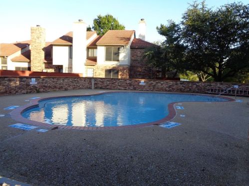 905 Turtle Cv, Irving TX  75060-6782 exterior