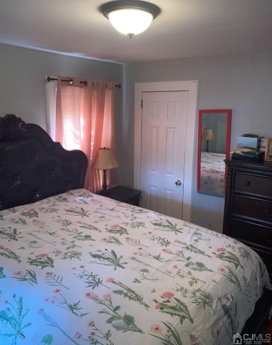 26 Becker Ter, Irvington NJ 07111-1311 exterior