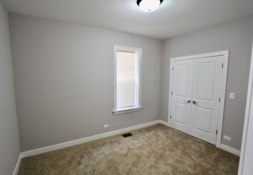 937 Long Ave, Chicago IL 60641-1348 exterior