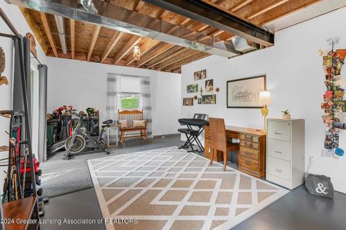 16120 Park Lake Rd, East Lansing MI 48823-9480 exterior