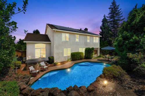 1258 Manning Dr, Folsom CA 95762-5845 exterior