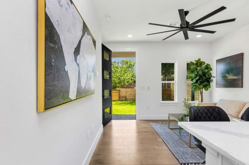 1308 13 St, Austin TX 78702-2553 exterior