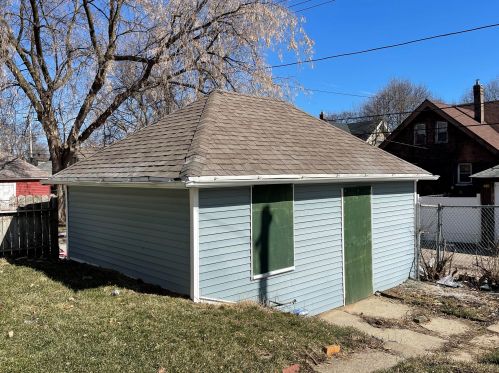 2336 47th St, Milwaukee WI  53210-2922 exterior