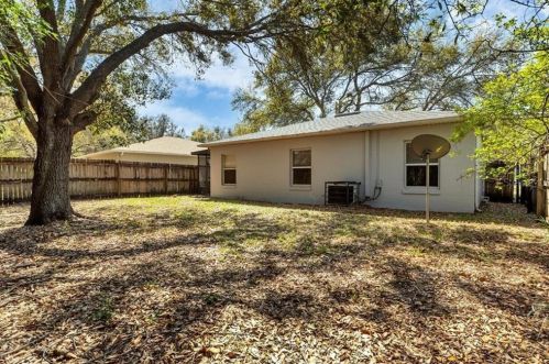 8718 Fish Lk Rd, Tampa FL 33619-4967 exterior