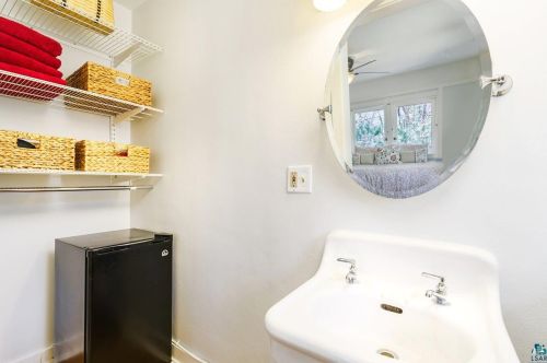 301 Oxford St, Duluth MN 55803-2327 exterior