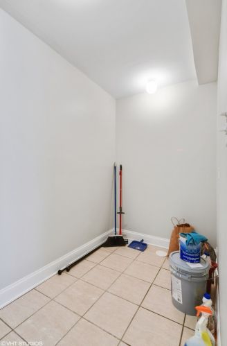 7133 Damen Ave, Chicago IL  60645-2448 exterior