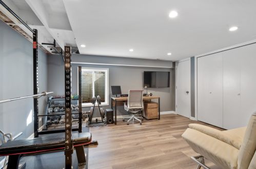 6215 Leona Ave, Chicago IL 60646-4811 exterior