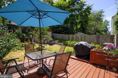 2331 Glendale Ter, Alexandria VA 22303-1907 exterior