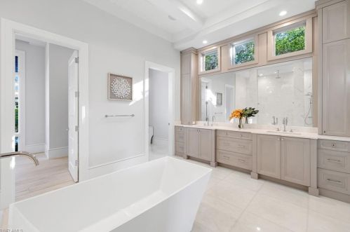 3139 Leeward Ln, Naples FL 34103-4038 exterior