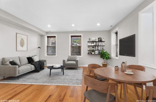 1371 Crystal St, Chicago, IL 60642-3338