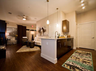 6401 Escena Blvd, Irving TX  75039-4200 exterior