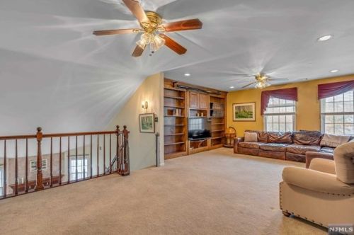 22 Amethyst Ln, Paterson NJ 07501-3364 exterior