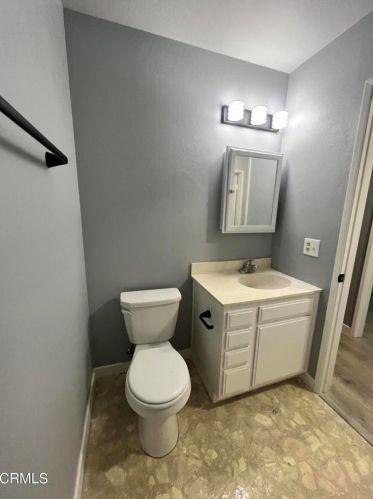 636 Holly Ave, Oxnard CA  93036-1931 exterior