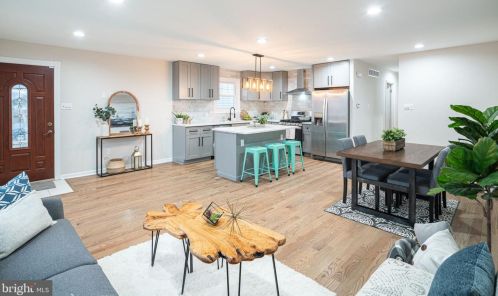 8122 Dorcas St, Philadelphia PA 19111-4112 exterior