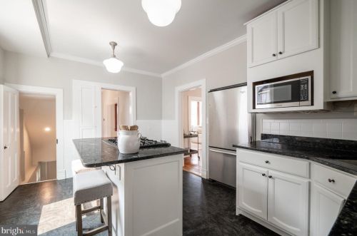 301 Raymond Ave, Alexandria VA 22301-1037 exterior