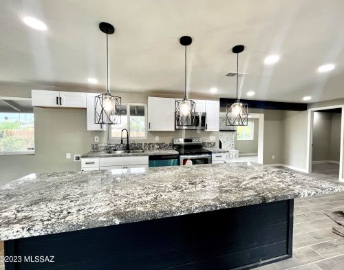 2520 Calle Cordova, Tucson AZ  85710-5732 exterior