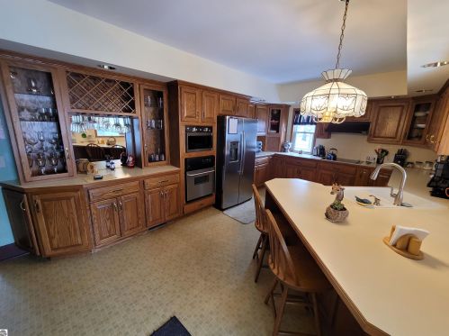 101 Orch Ave, Shepherd MI 48883-9106 exterior