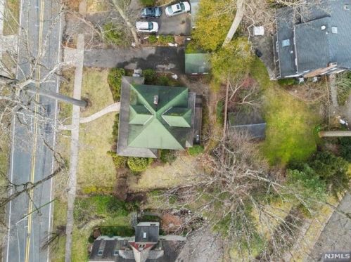 137 Haworth Dr, Haworth NJ 07641-1540 exterior