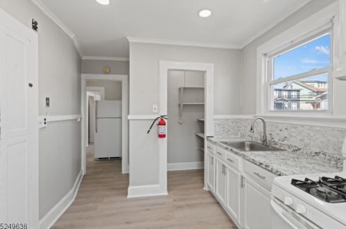 206 Myrtle Ave, Irvington NJ  07111-3305 exterior