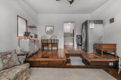 514 Kalamazoo St, Paw Paw MI 49079-1130 exterior