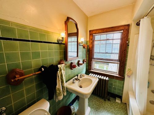 1285 Ransom St, Meskegon MI 49442-3327 exterior