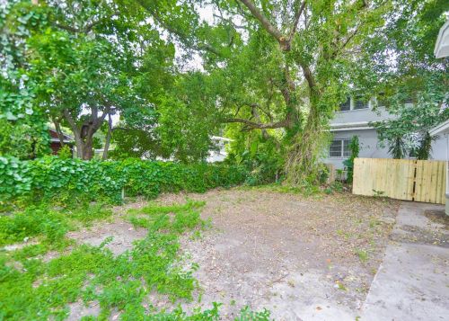 1021 Columbus Dr, Tampa FL 33605-3334 exterior