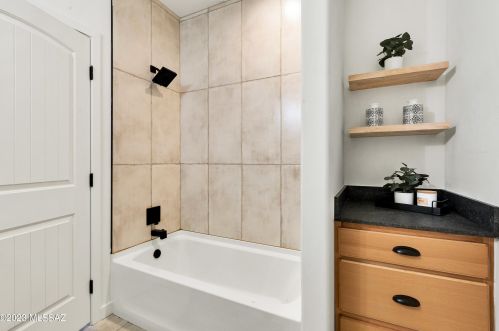 930 8th Ave, Tucson AZ  85701-3014 exterior