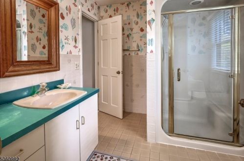 4 Lake Trl, Morristown NJ 07960-6751 exterior