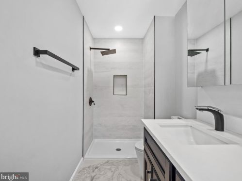 11839 Enid Dr, Rockville MD 20854-3454 exterior