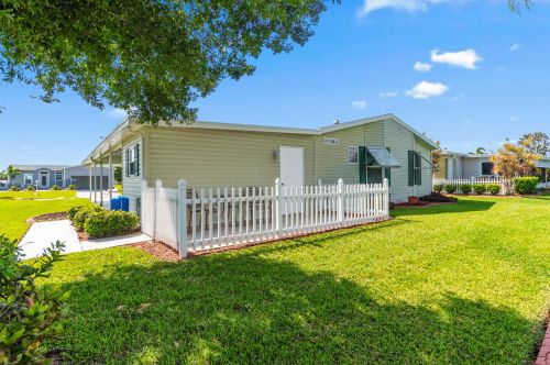 7723 Mcclintock Way, Fort Pierce FL  34952-3000 exterior