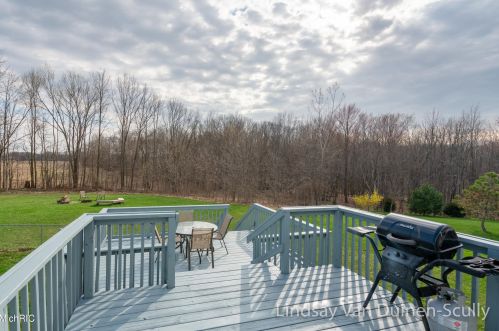 2194 Winston Vw Dr, Cedar Springs MI 49319-7931 exterior