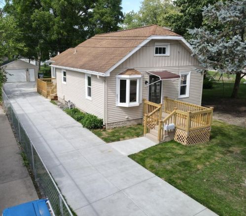 9514 Beloit Rd, Milwaukee WI  53227-4335 exterior