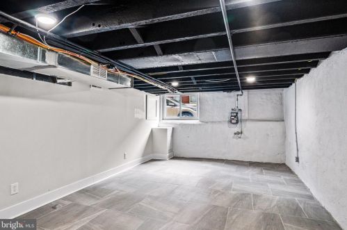 831 Greenwich St, Philadelphia PA 19147-6409 exterior