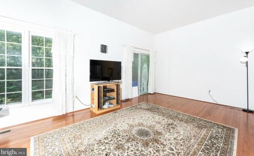 11907 Bargate Ct, Rockville MD 20852-4117 exterior