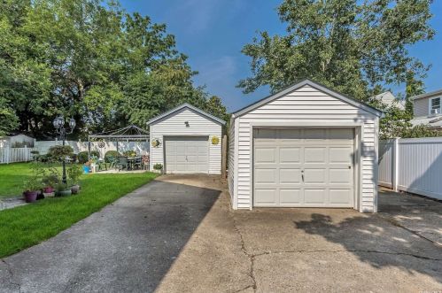 66 Ave, Valley Stream NY 11580-3230 exterior