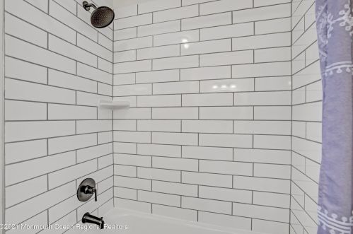 8 Leighton Ln, Lakehurst NJ  08759-6711 exterior