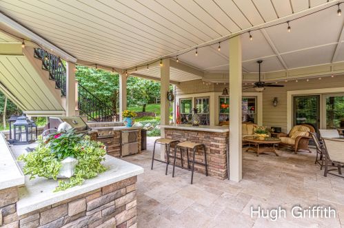 2041 Tall Pne Dr, Grand Rapids MI exterior