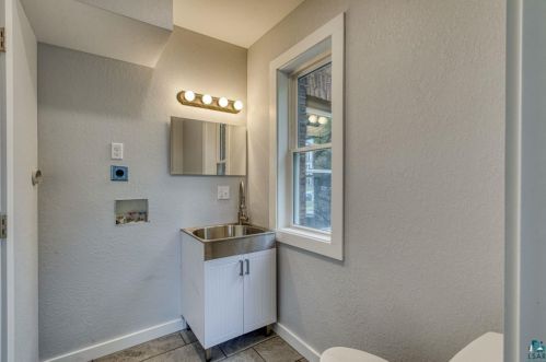 834 2nd St, Duluth MN 55805-2101 exterior