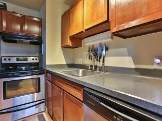 2020 Salmon St, Portland OR  97214-3842 exterior