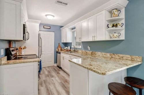 1234 Golden Gate Blvd, Naples FL 34120-3753 exterior