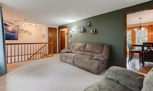 8221 Cleadis Ave, South Saint Paul MN 55076-3321 exterior