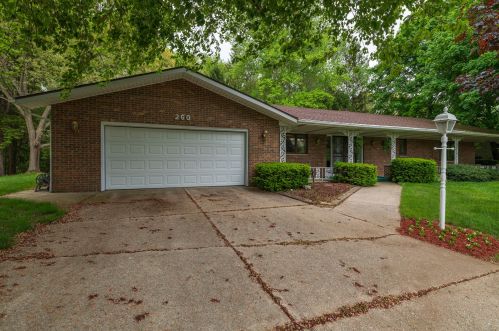 260 Club View Dr, Kalamazoo, MI 49009-9193
