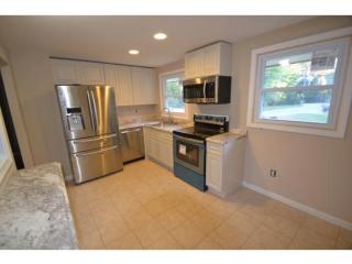 6 Pinewood Dr, Merrimack, NH 03054-2702