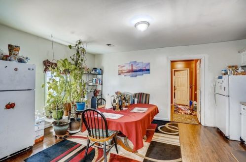 1076 Mayson Turner Rd, Atlanta GA 30314-2849 exterior