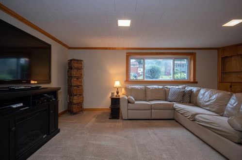 265 Burch Dr, Moon Twp PA  15108-3113 exterior